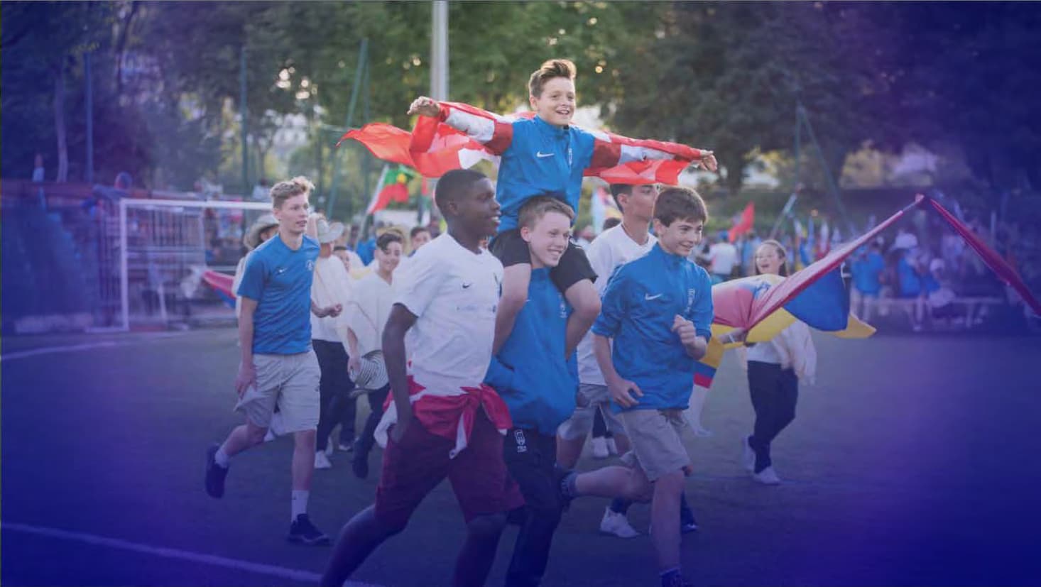 Cérémonie d'ouverture de la Bordeaux Ocean Cup, jeunes joueurs et drapeaux