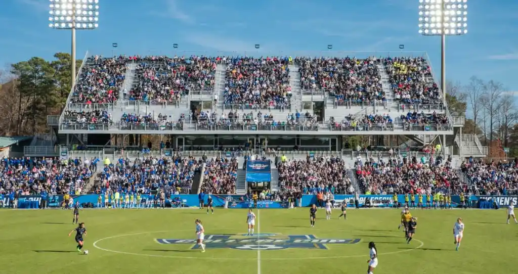 Partido de fútbol universitario NCAA División 1